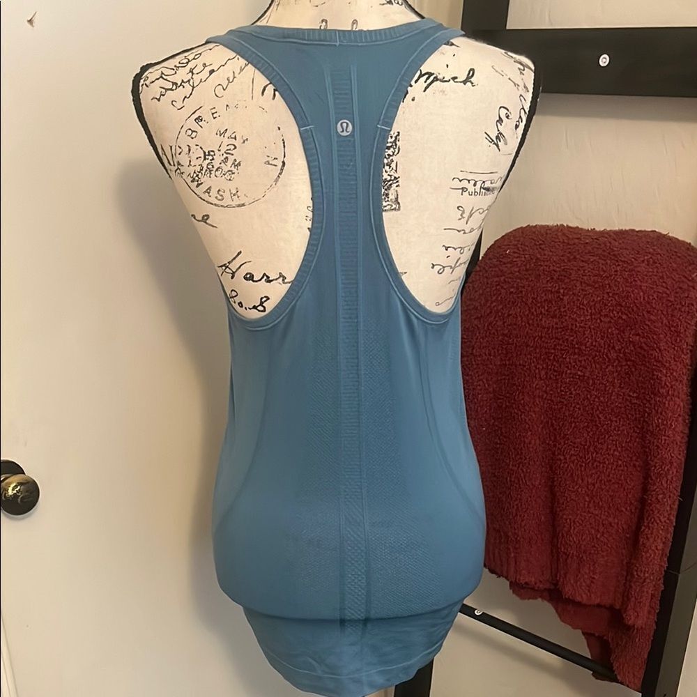 Lululemon Athletic Blue Tank Top Athleisure Gym Workout Yoga Hiking - Picture 5 of 11